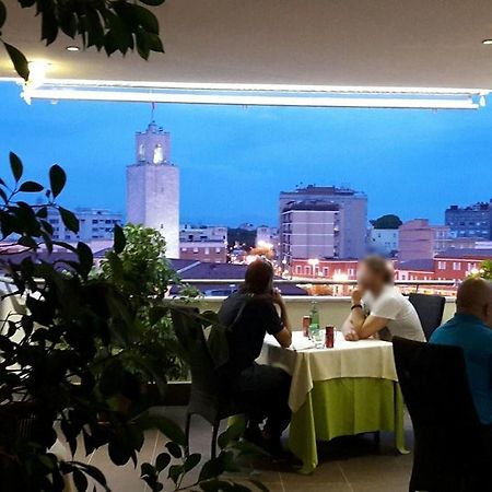 Hotel Europa ลาตินา ภายนอก รูปภาพ
