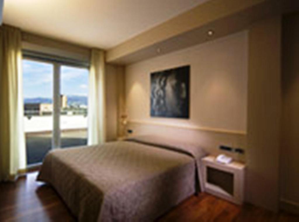 Hotel Europa ลาตินา ห้อง รูปภาพ