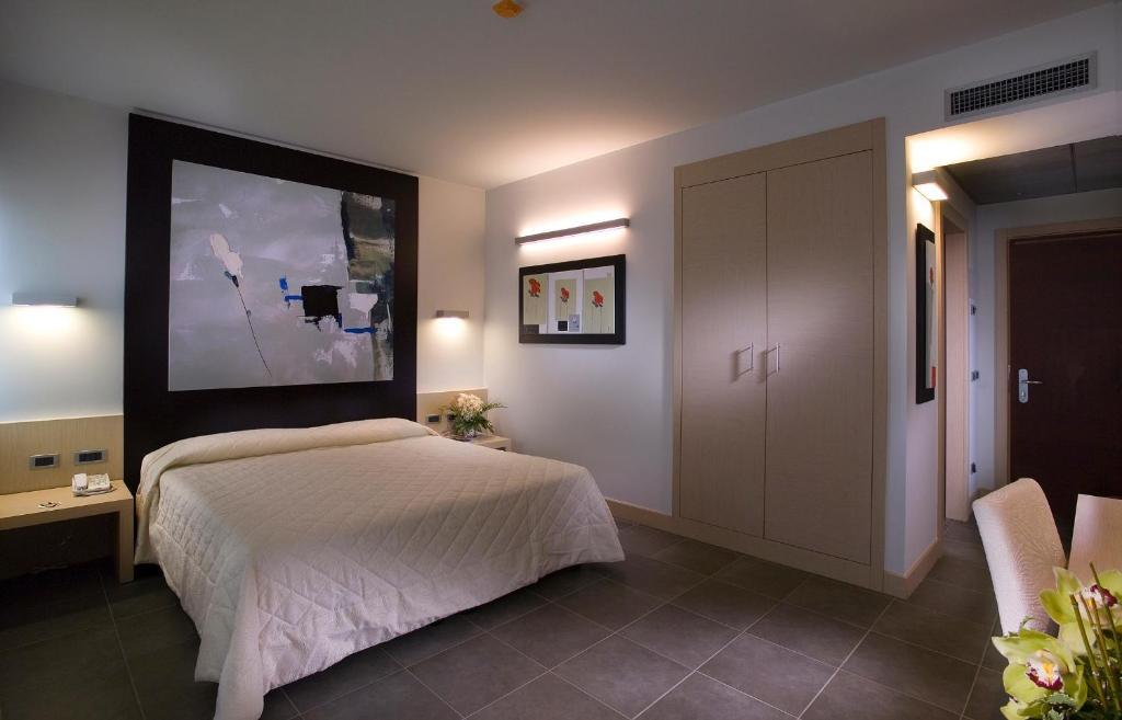 Hotel Europa ลาตินา ห้อง รูปภาพ